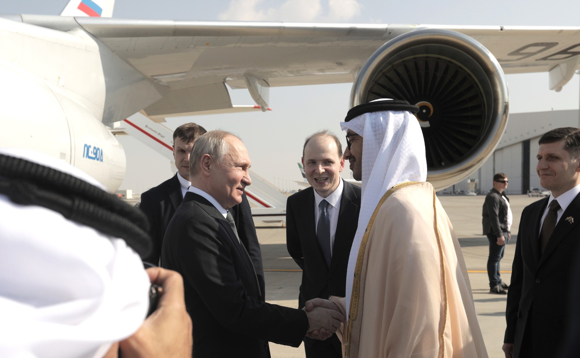 Rozhovory mezi Ruskem a SAE: Vladimir Putin jednal v Abú Dhabí s prezidentem SAE šejkem Mohamedem bin Zayedem Al Nahyanem